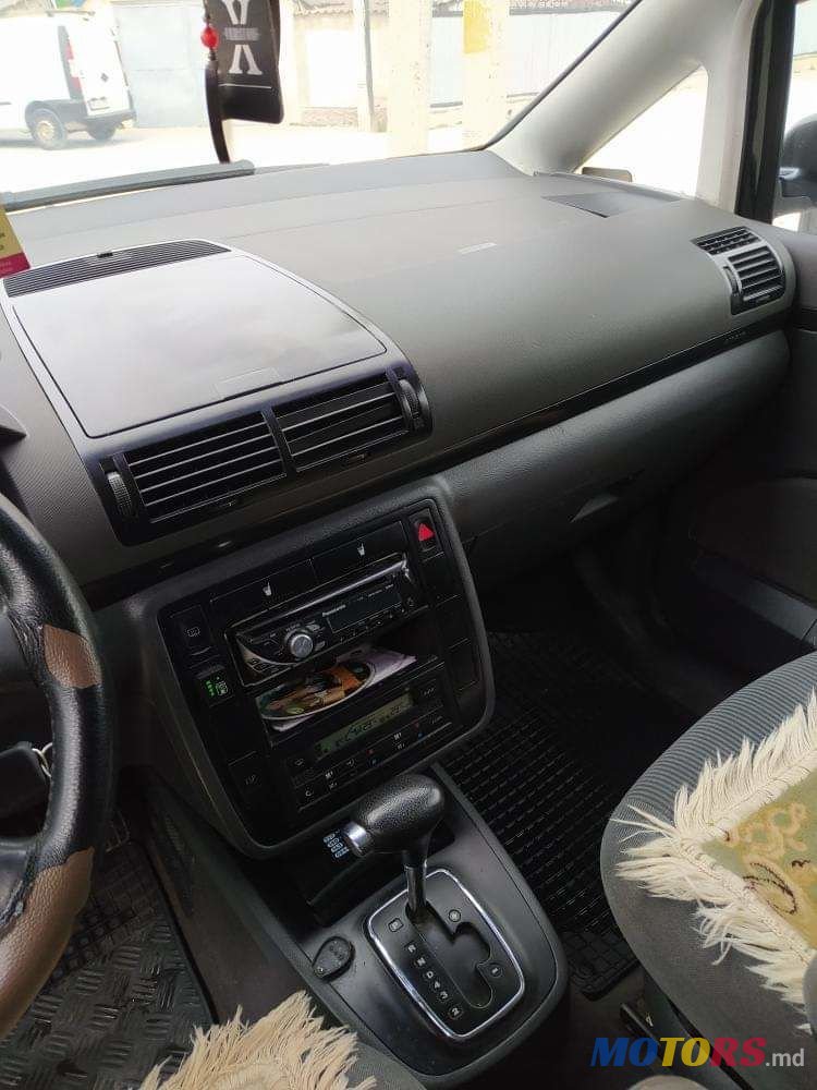 2004' Volkswagen Sharan photo #6