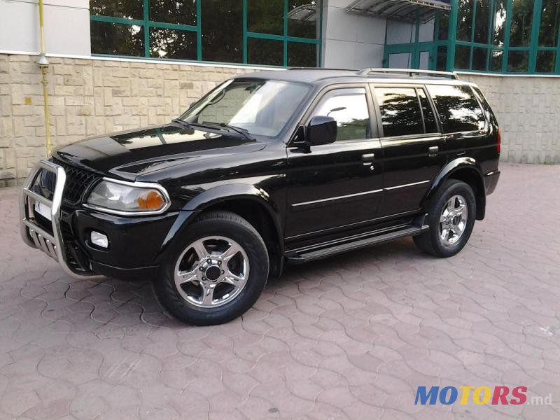 2001' Toyota Land Cruiser photo #1