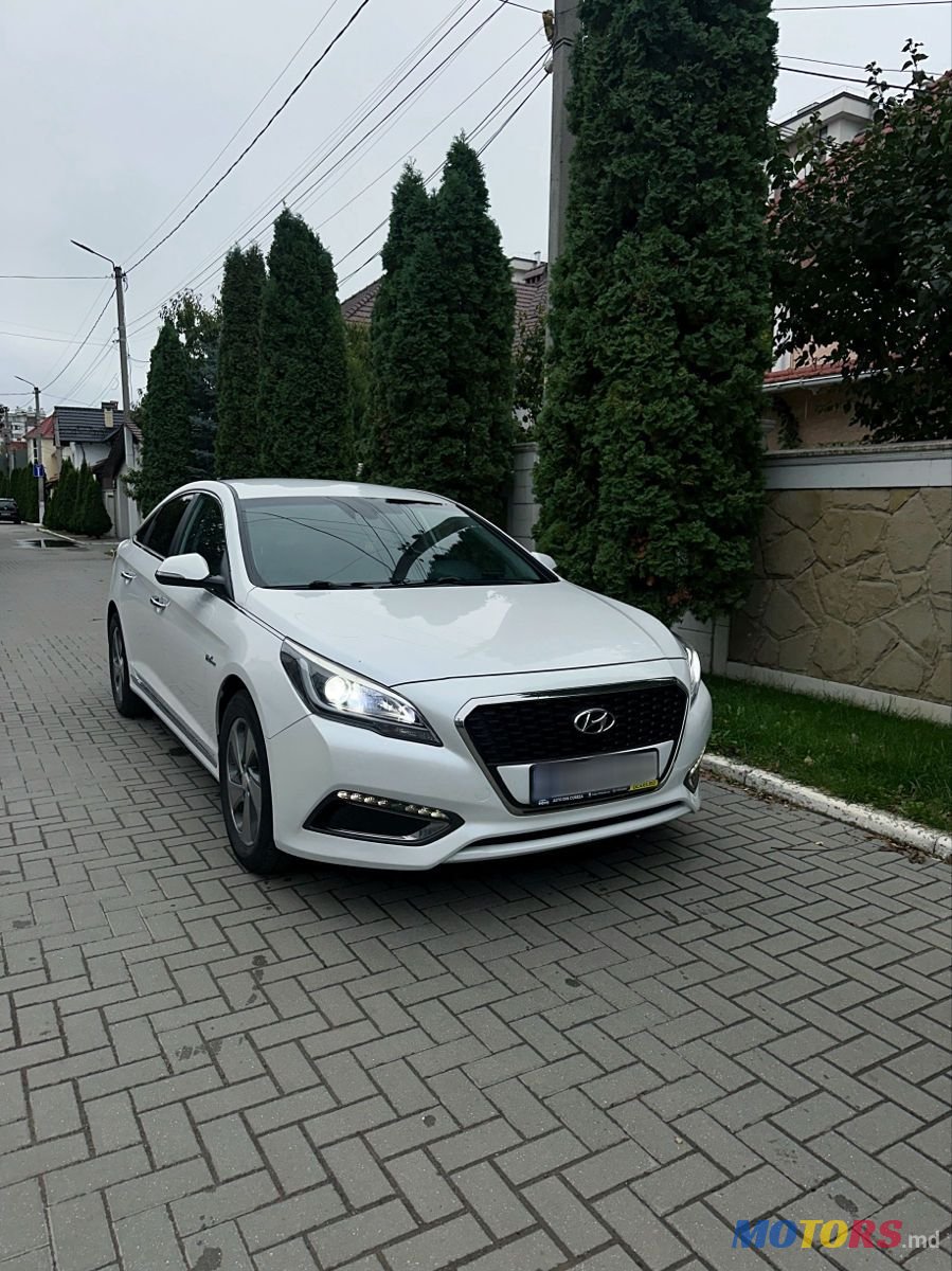 2015' Hyundai Sonata photo #2