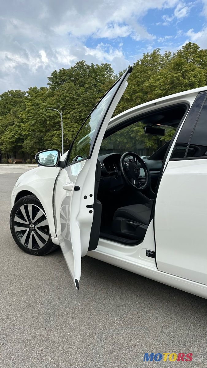 2010' Volkswagen Golf photo #6