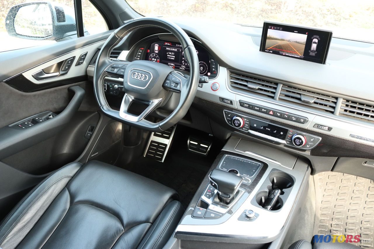 2017' Audi SQ7 photo #3
