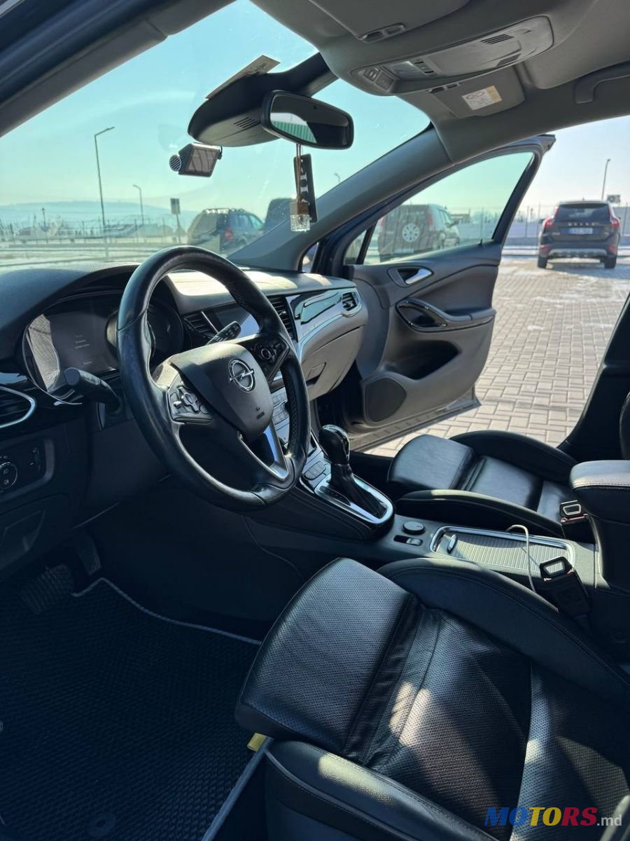 2016' Opel Astra photo #3