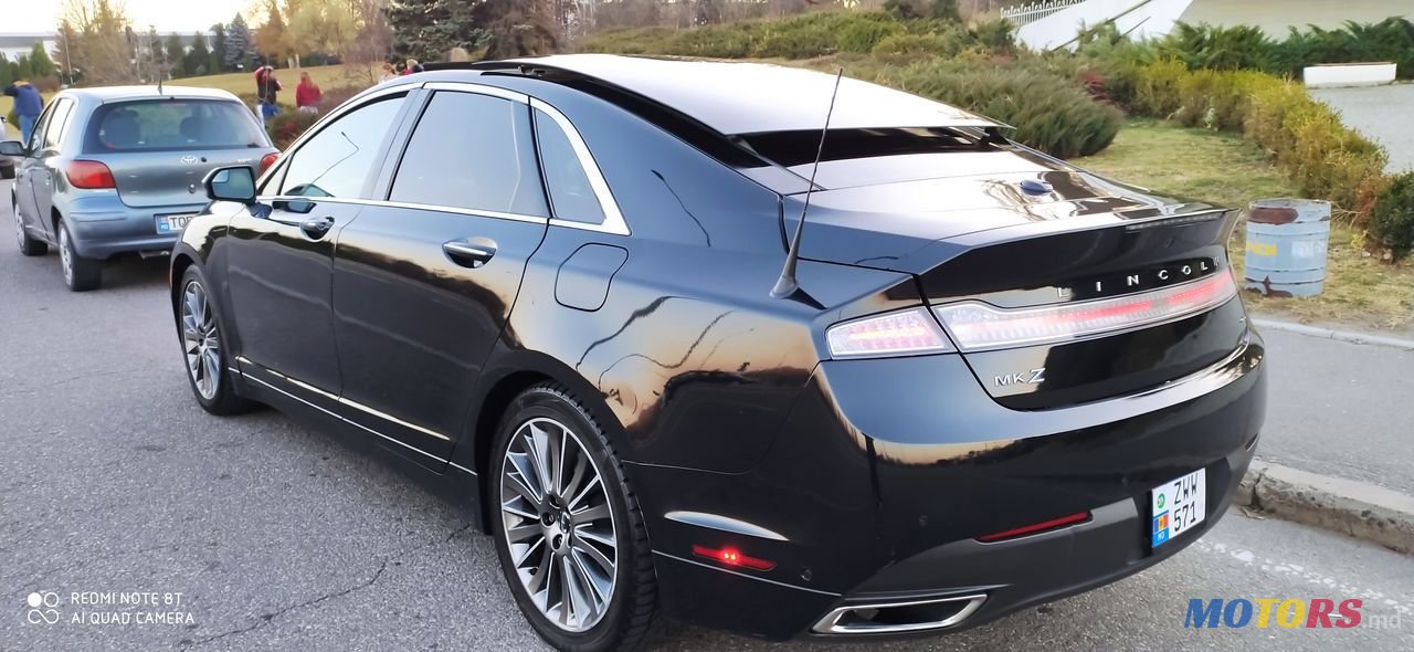 2013' Lincoln MKZ photo #4