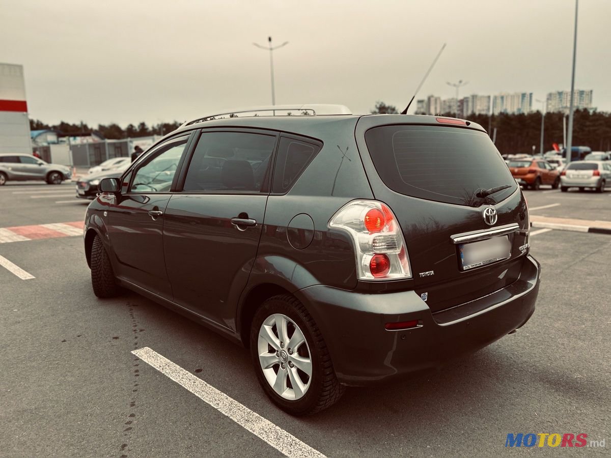 2008' Toyota Corolla Verso photo #3