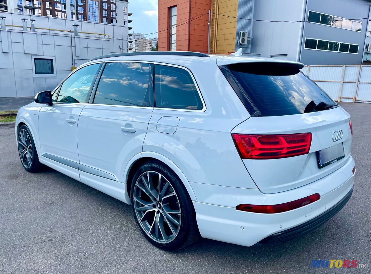 2018' Audi Q7 E-Tron photo #5