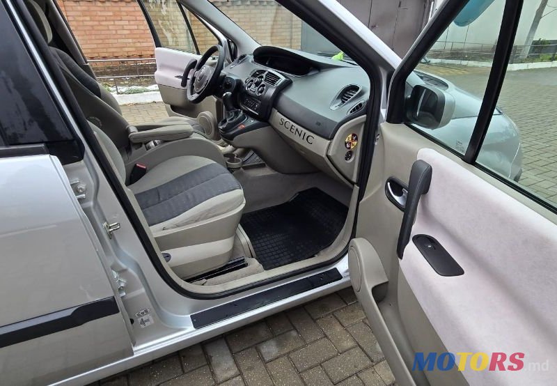 2005' Renault Grand Scenic photo #6