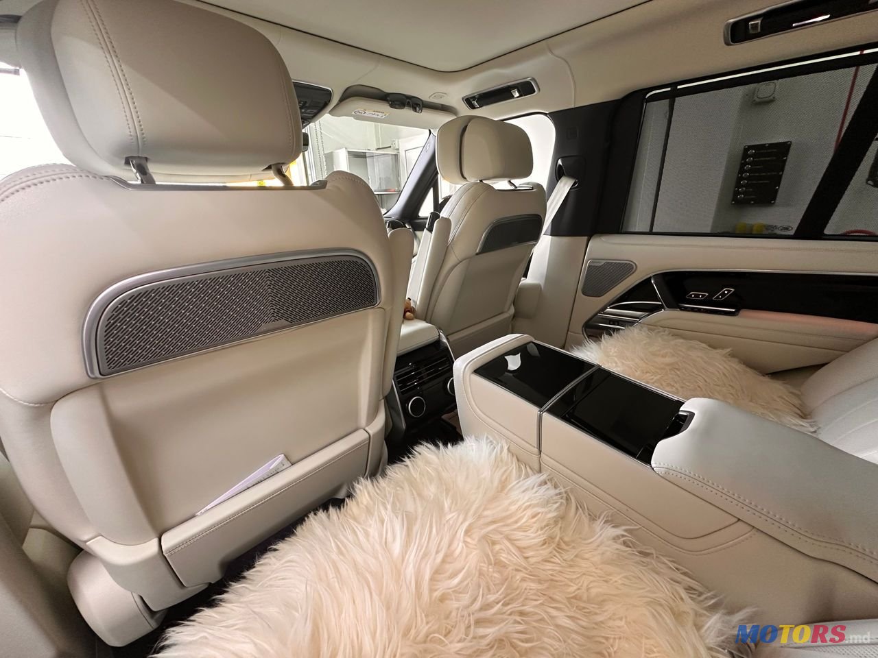 2024' Land Rover Range Rover photo #6