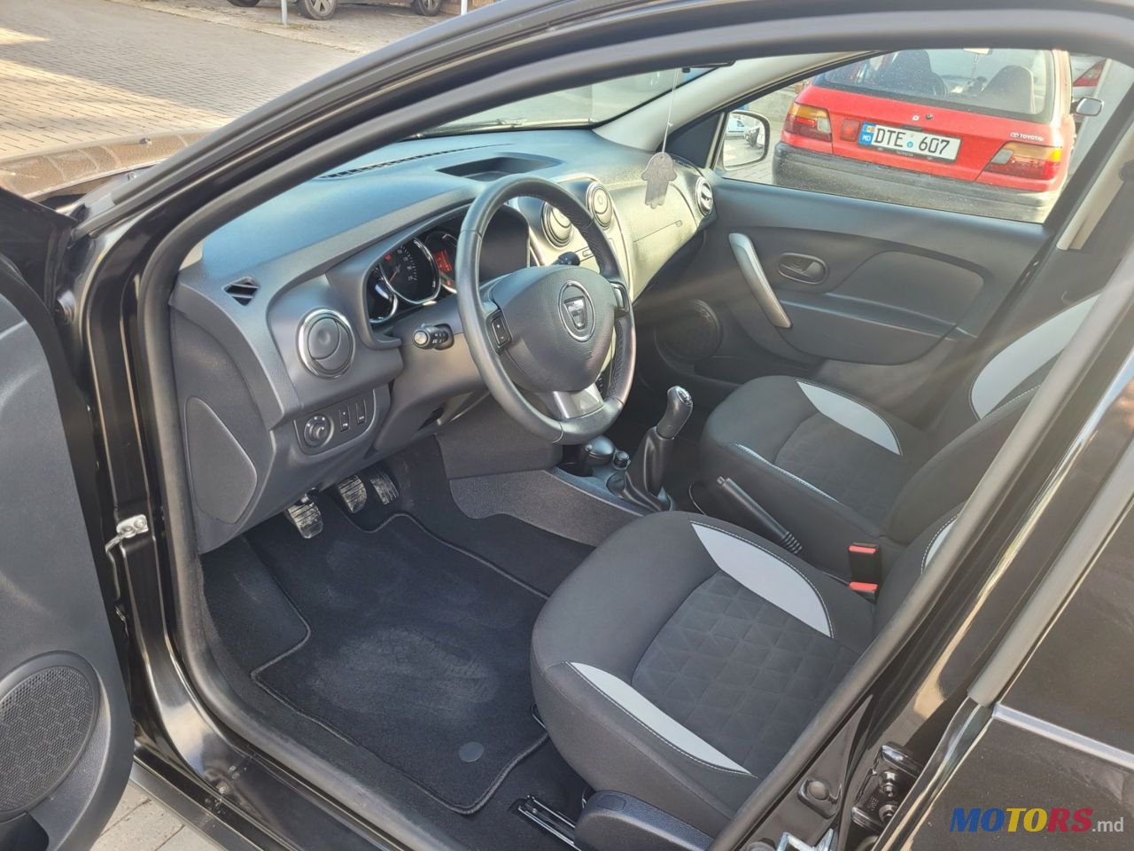 2016' Dacia Sandero Stepway photo #5