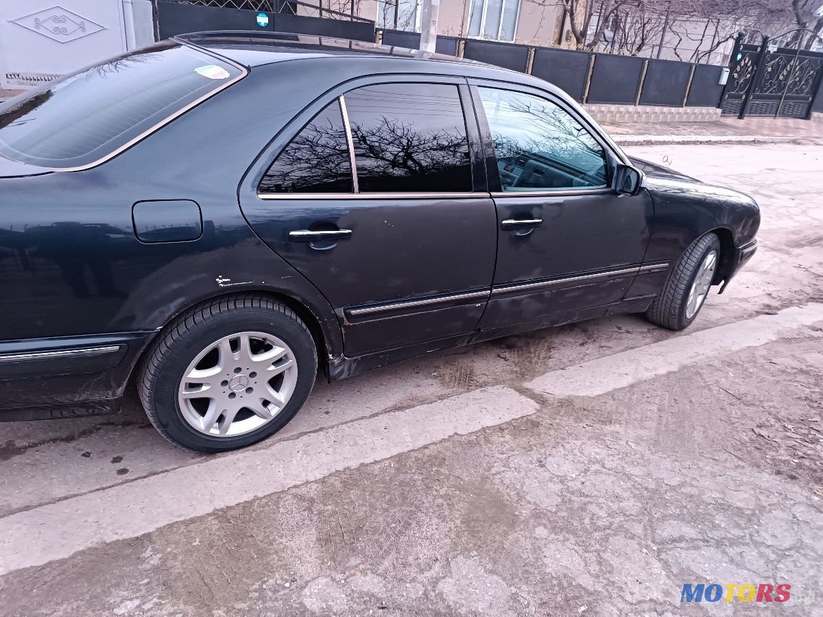 2001' Mercedes-Benz E Класс photo #2