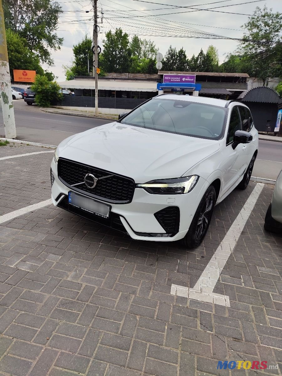 2022' Volvo XC60 photo #2