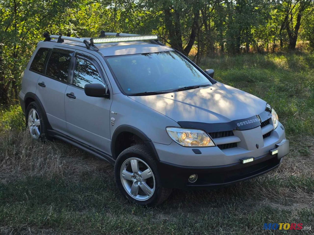 2006' Mitsubishi Outlander photo #4