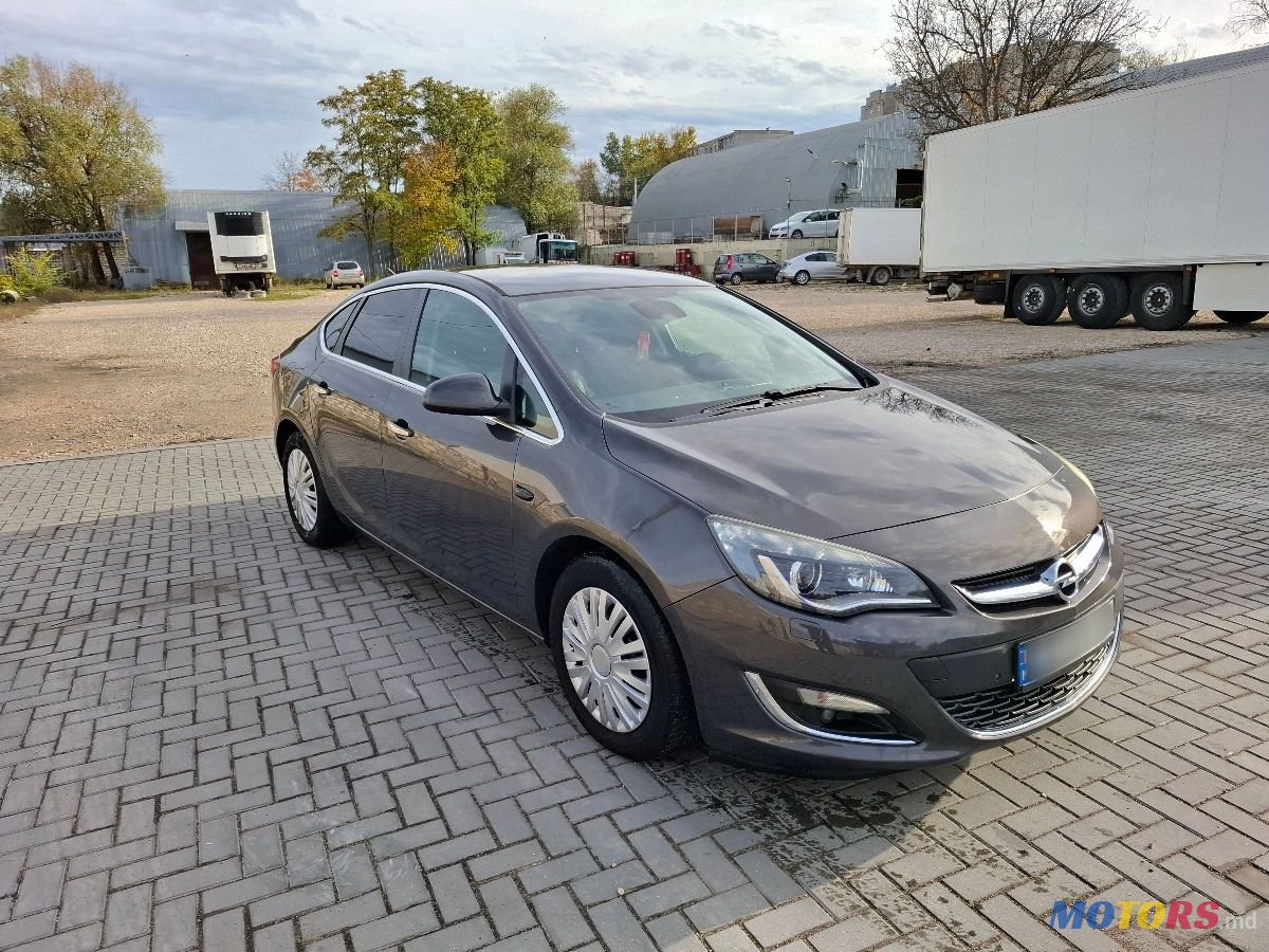 2012' Opel Insignia photo #1