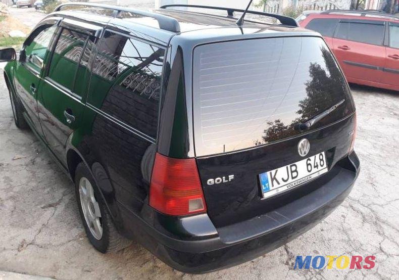 2003' Volkswagen Golf photo #2