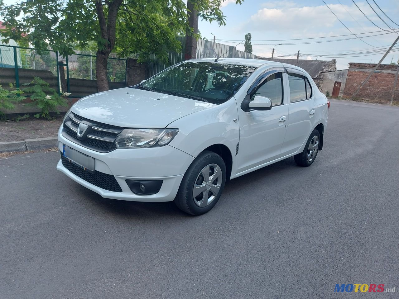 2013' Dacia Logan photo #1