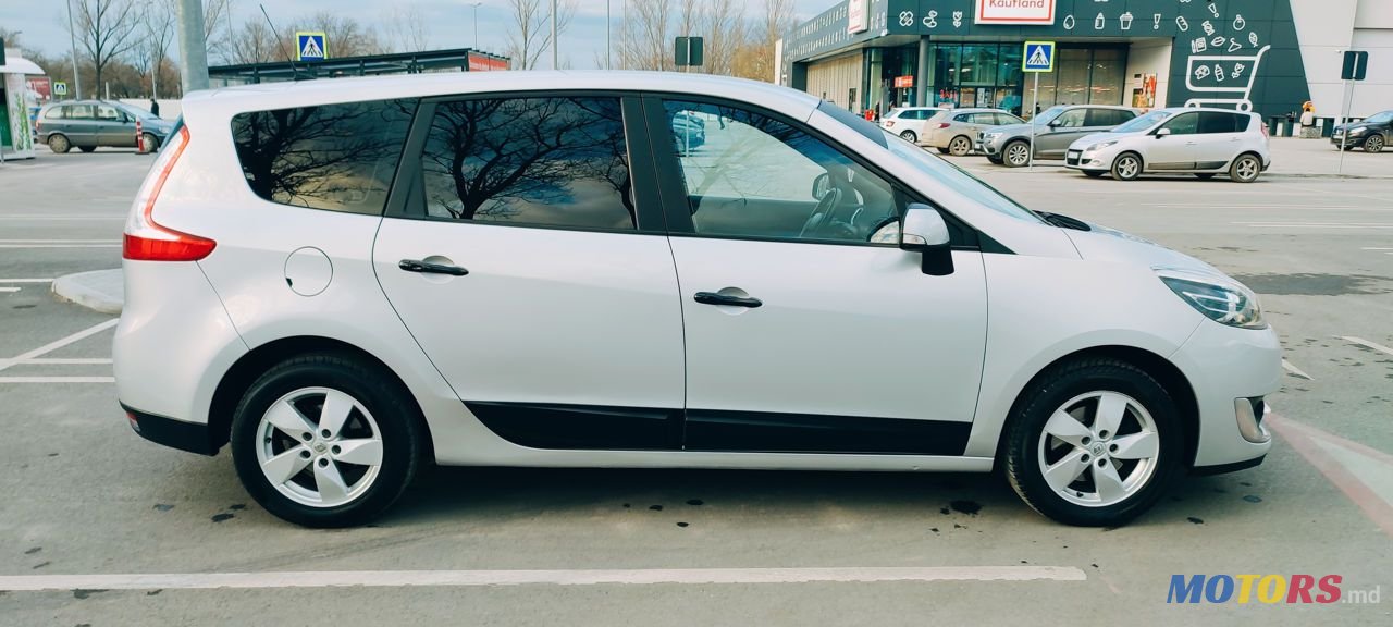 2013' Renault Grand Scenic photo #6
