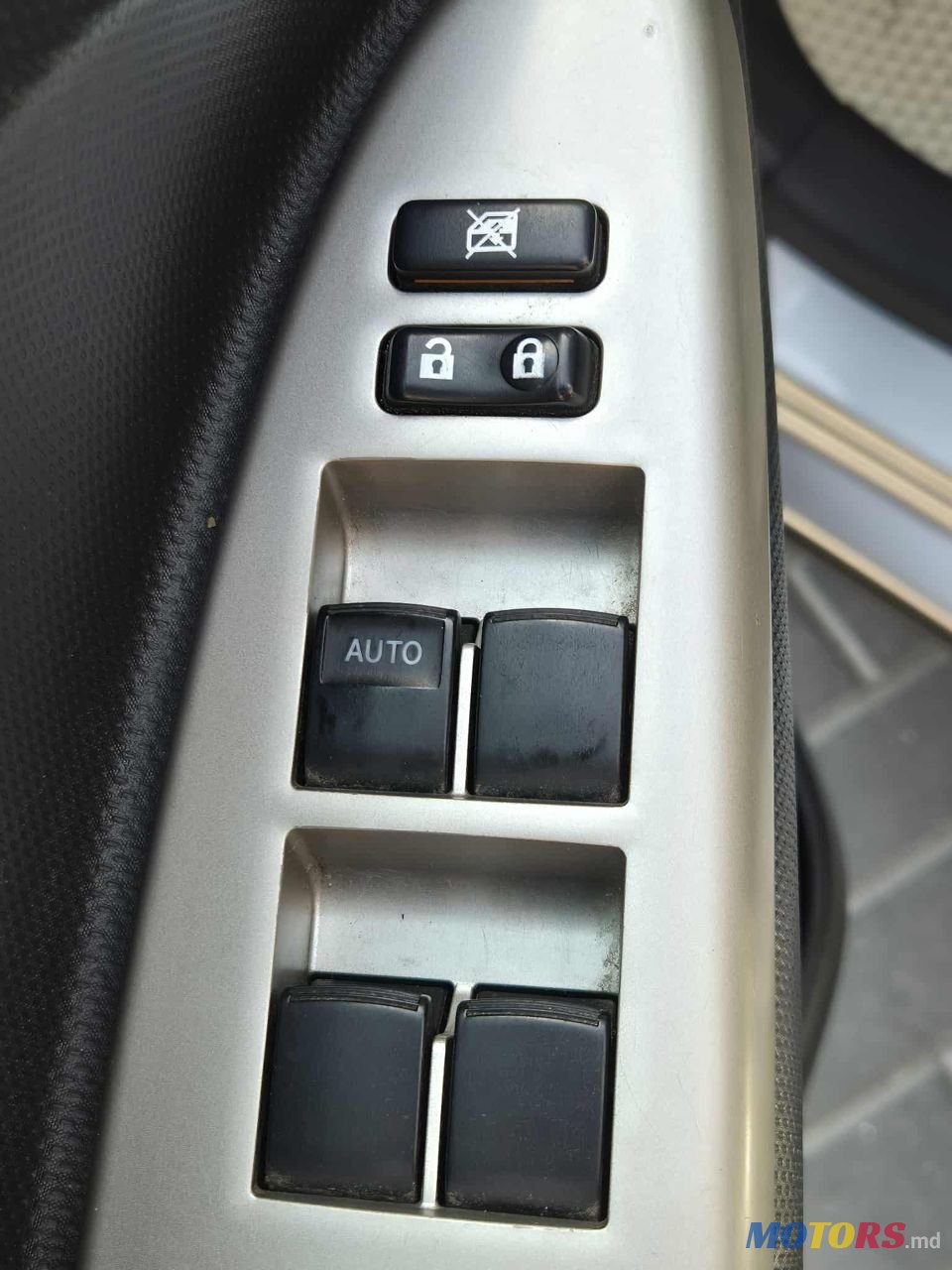 2009' Toyota Urban Cruiser photo #1