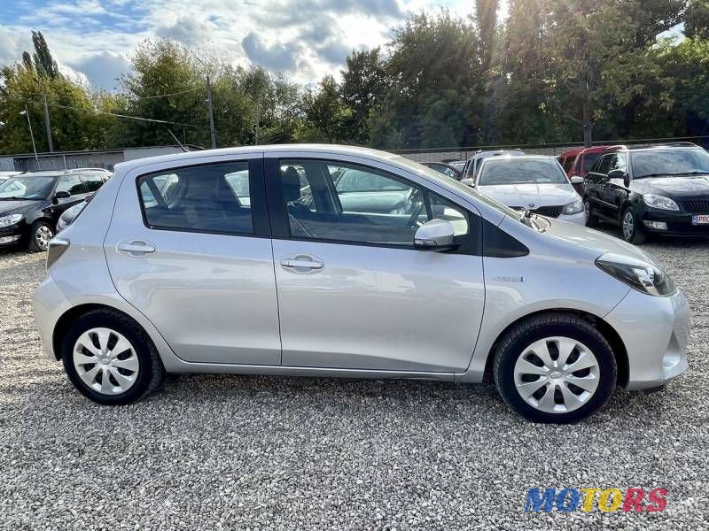 2013' Toyota Yaris photo #4