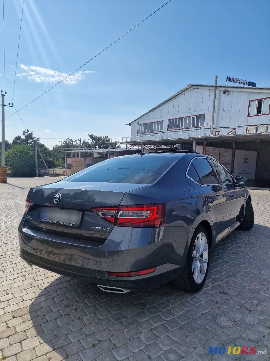 2015' Skoda Superb photo #5