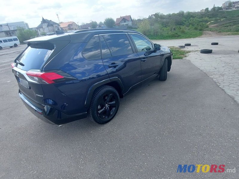 2019' Toyota RAV4 photo #2
