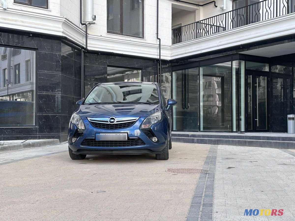 2016' Opel Zafira photo #1