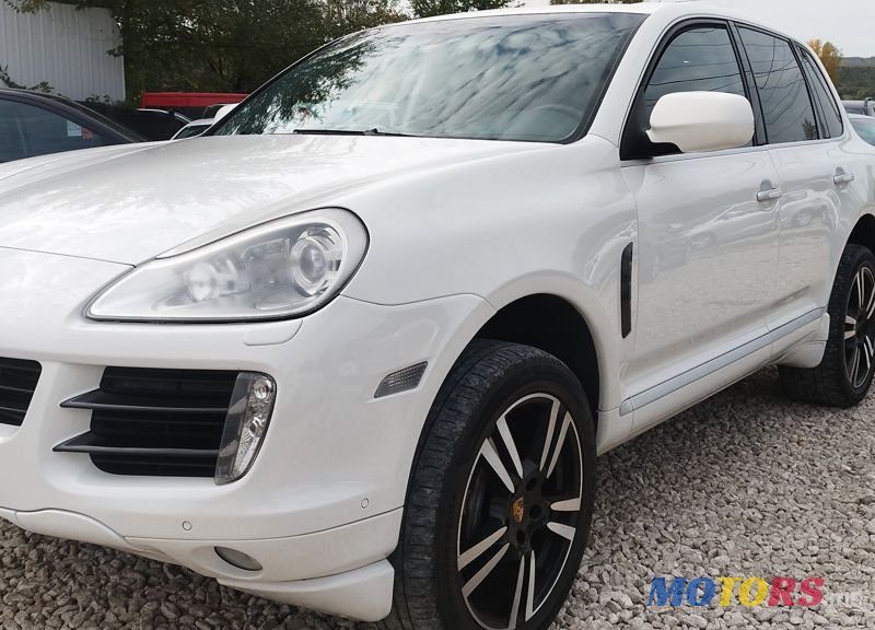 2010' Porsche Cayenne photo #1