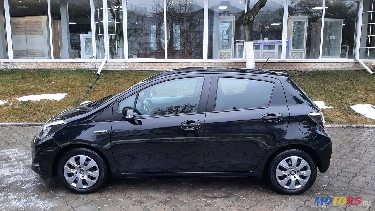 2014' Toyota Yaris photo #5