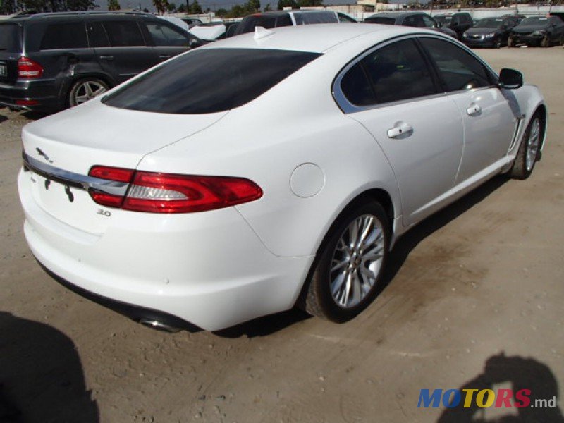 2013' Jaguar XF photo #5