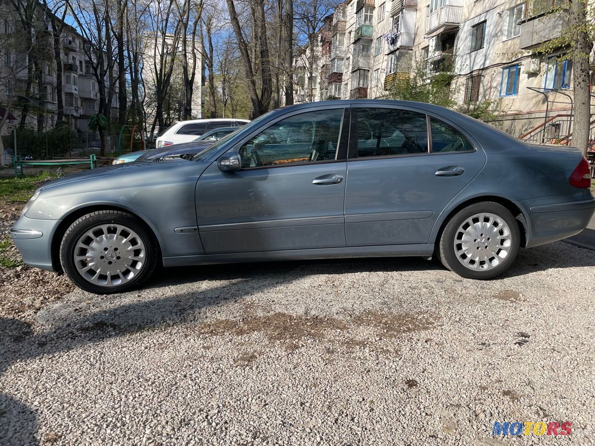 2004' Mercedes-Benz E-Class photo #2