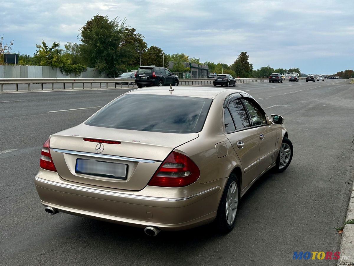 2010' Mercedes-Benz E Класс photo #2