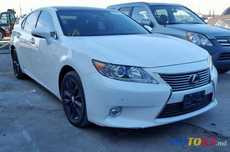 2015' Lexus ES photo #1