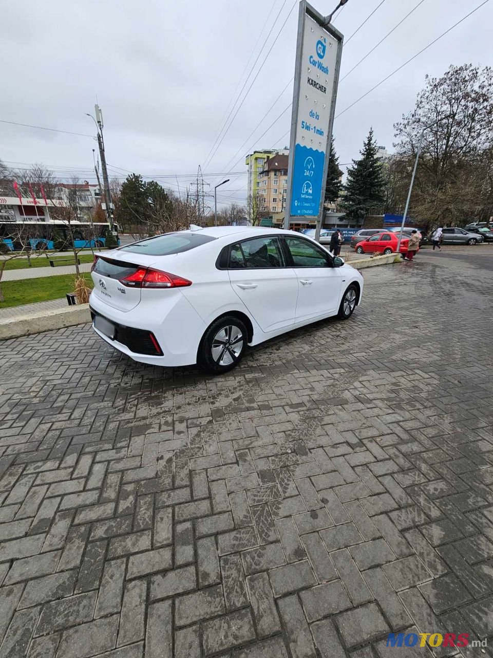 2018' Hyundai Ioniq photo #3