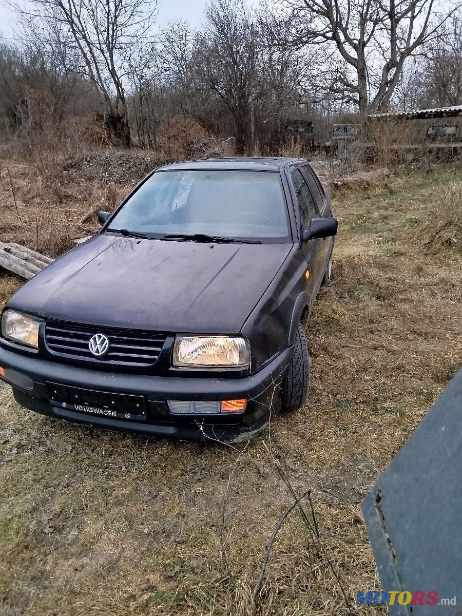 1996' Volkswagen Vento photo #2