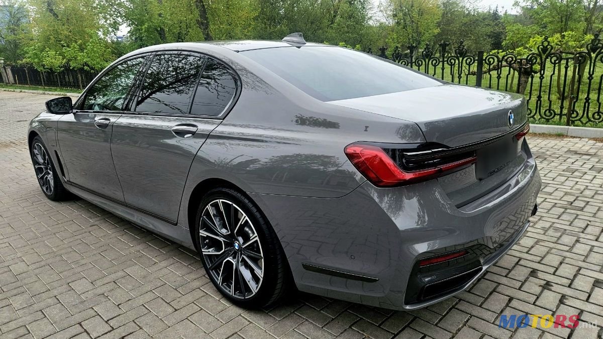 2020' BMW 7 Series photo #6