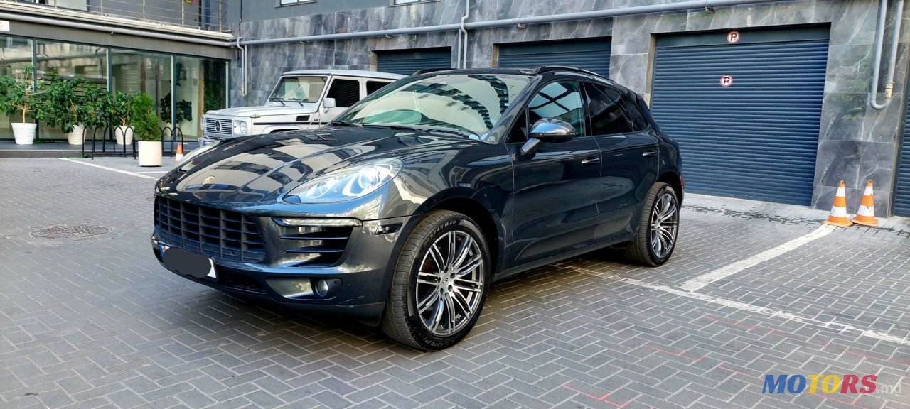 2017' Porsche Macan photo #2