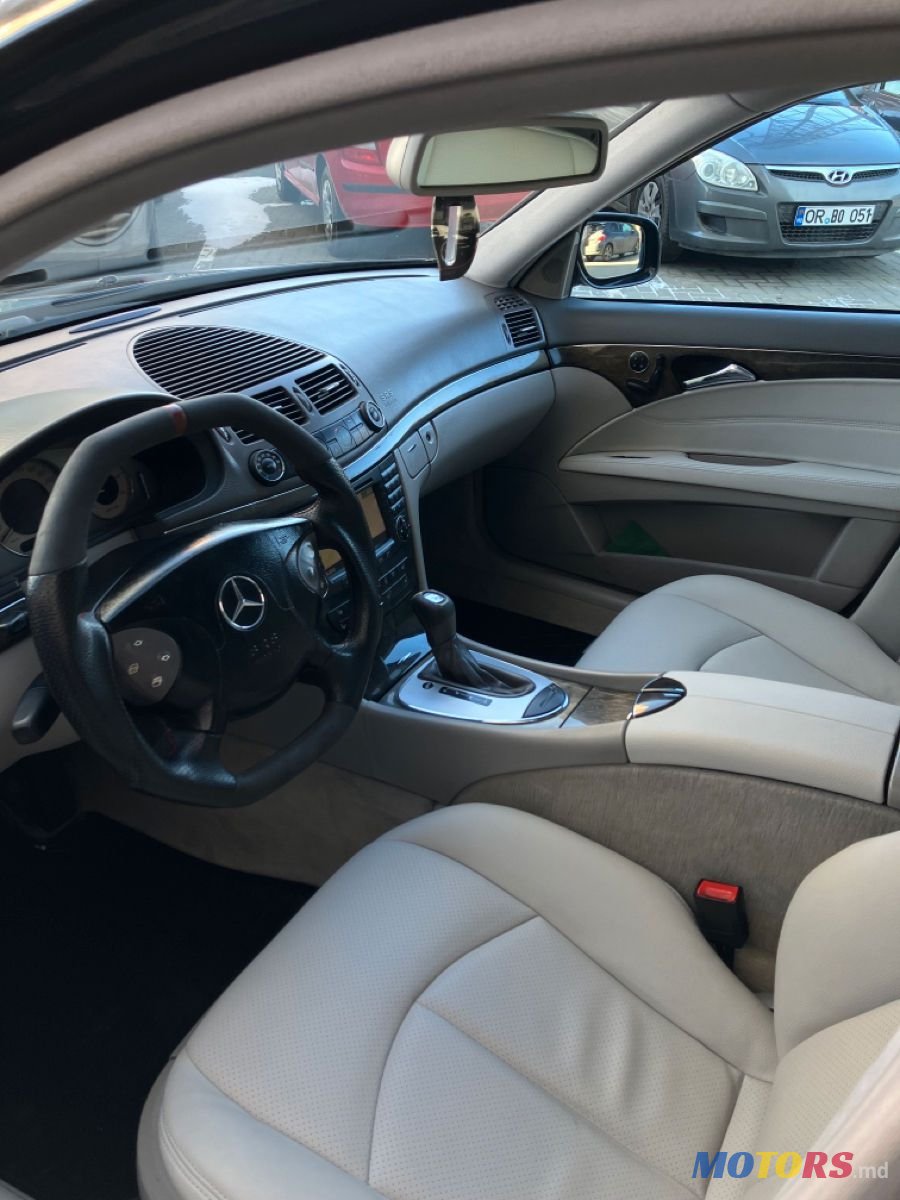 2004' Mercedes-Benz E Класс photo #5