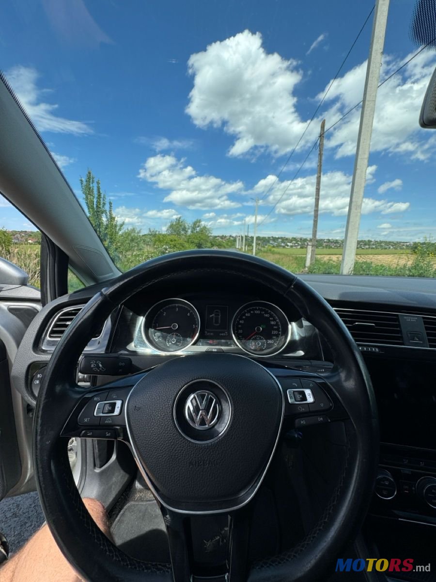 2015' Volkswagen Golf photo #5