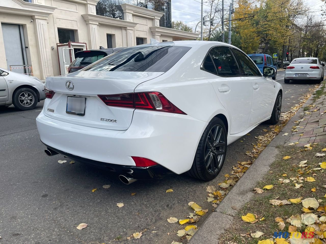 2016' Lexus Is Series photo #2