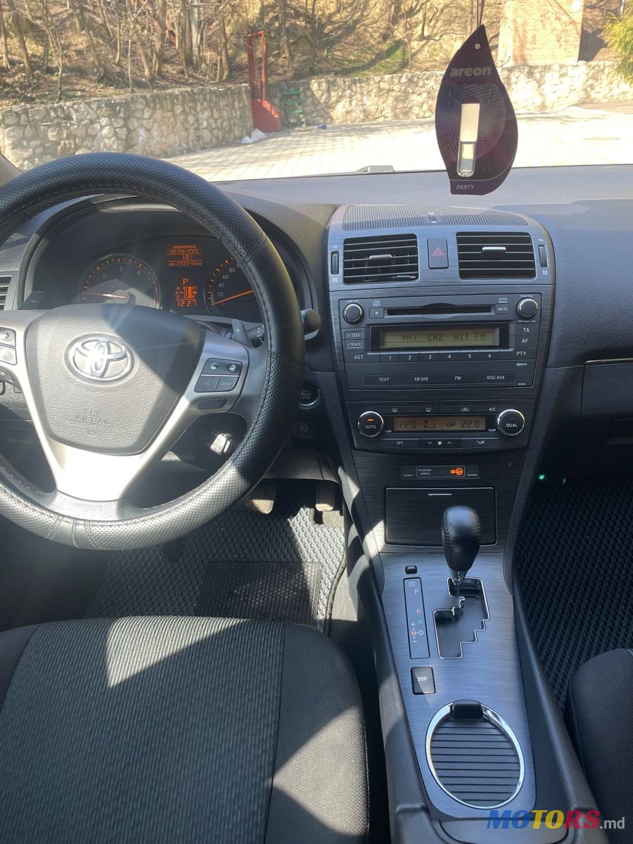 2010' Toyota Avensis photo #5