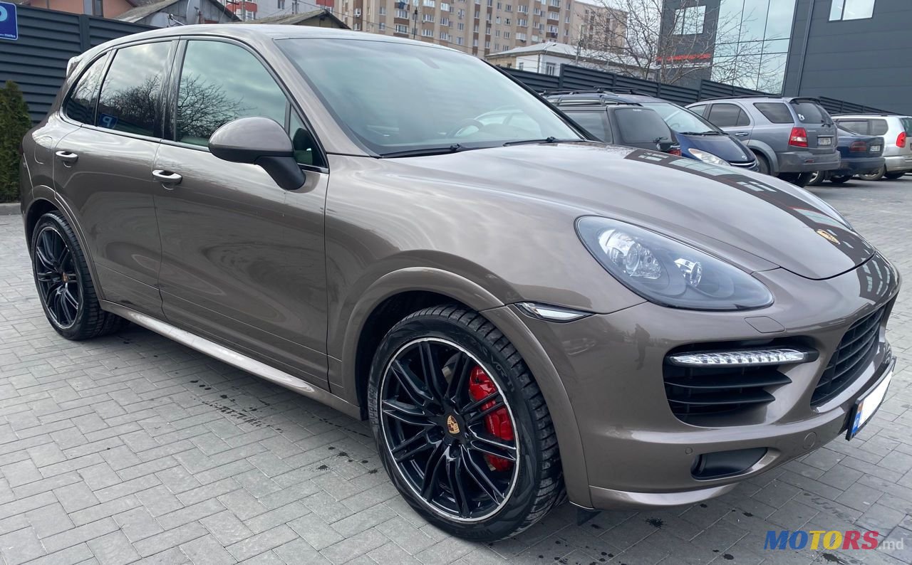 2014' Porsche Cayenne photo #3