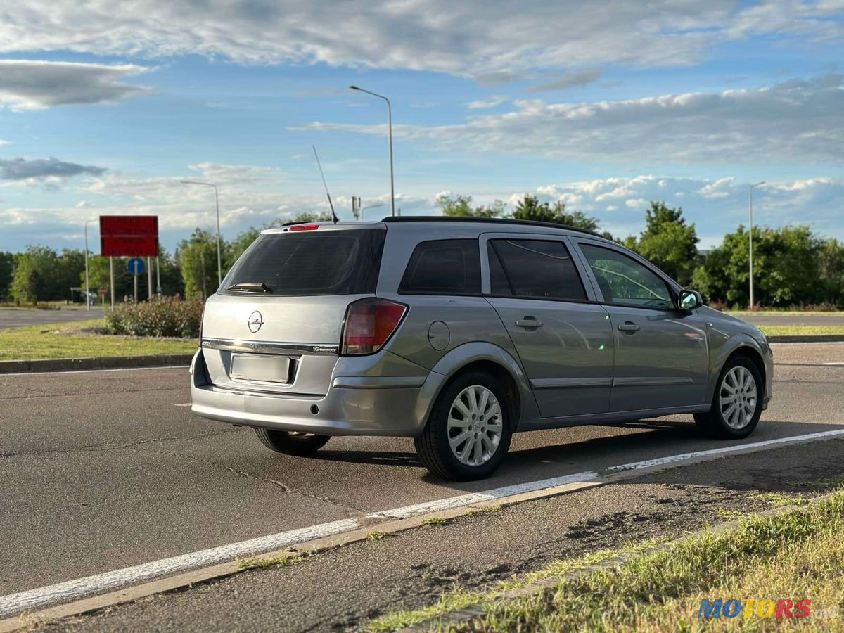 2005' Opel Astra photo #4