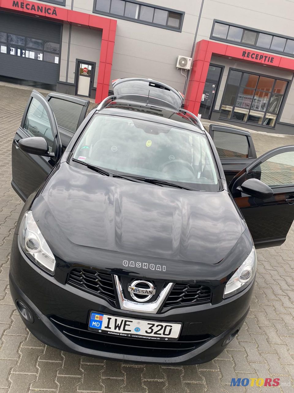 2010' Nissan Qashqai +2 photo #1