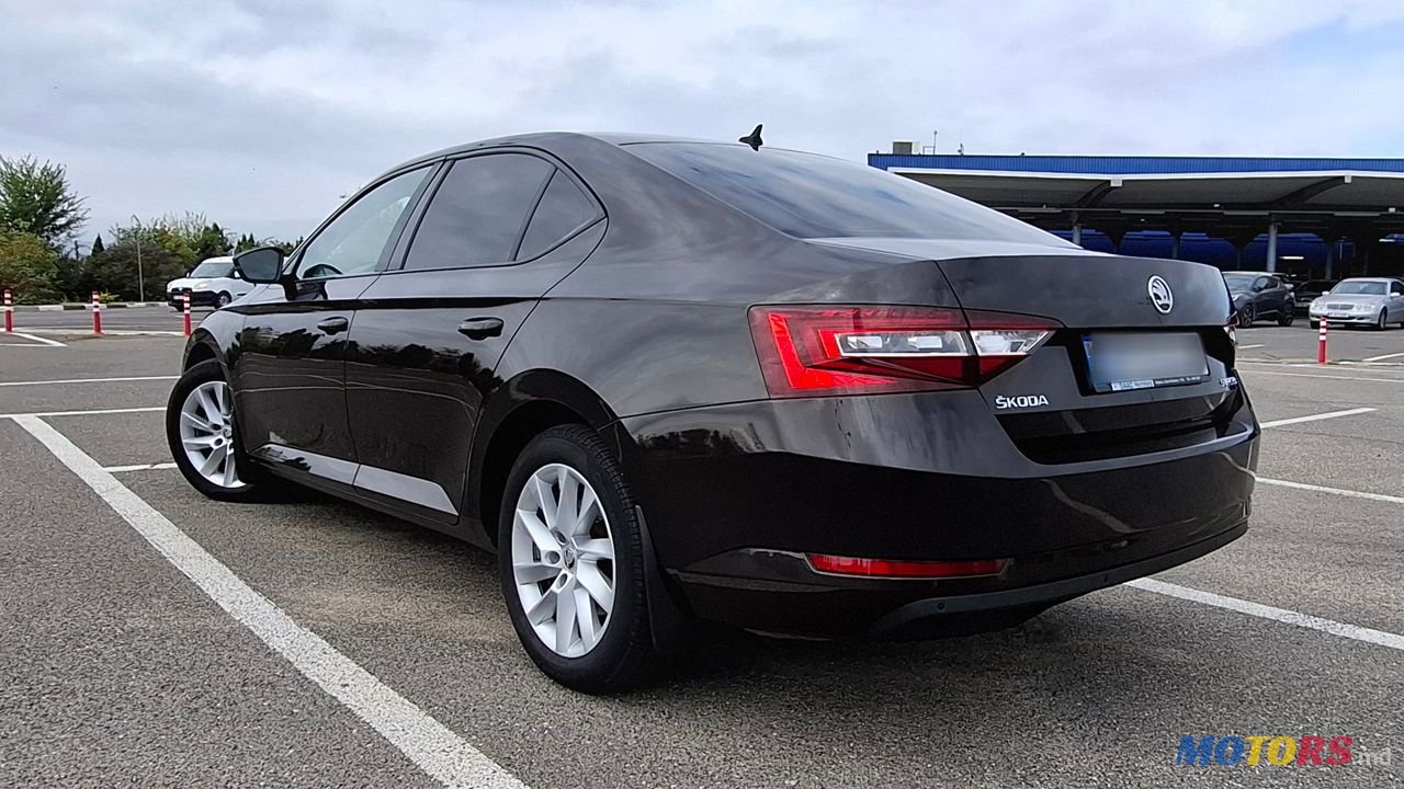2015' Skoda Superb photo #3