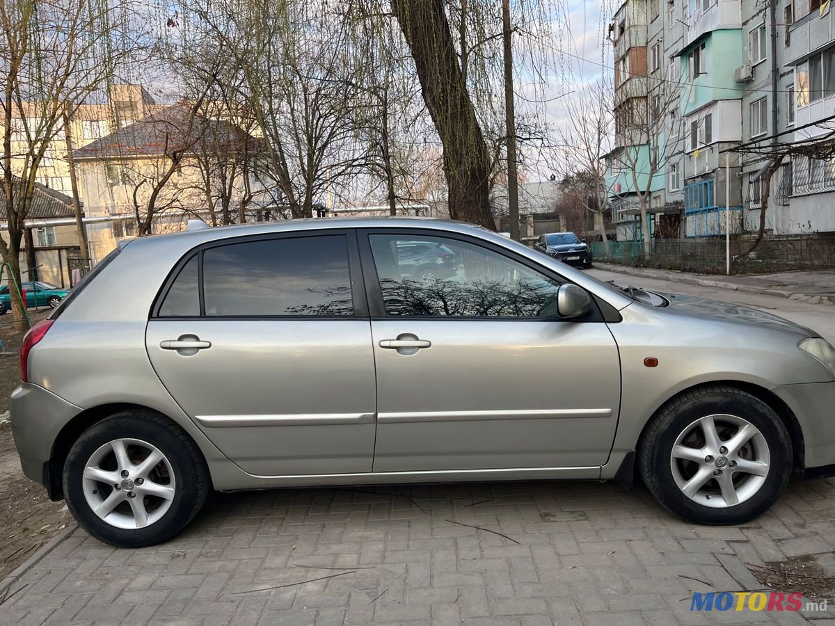 2005' Toyota Corolla photo #2
