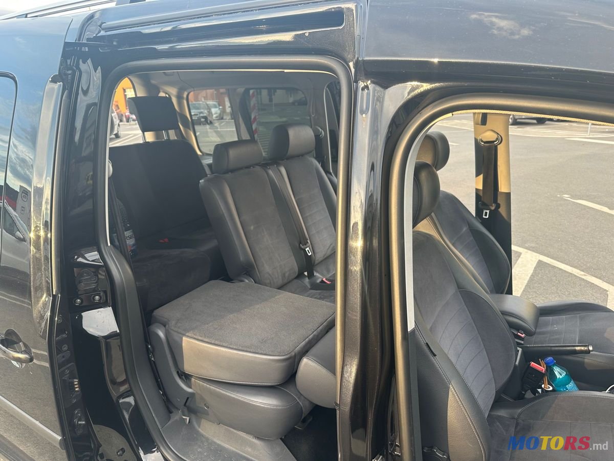 2013' Volkswagen Caddy photo #6