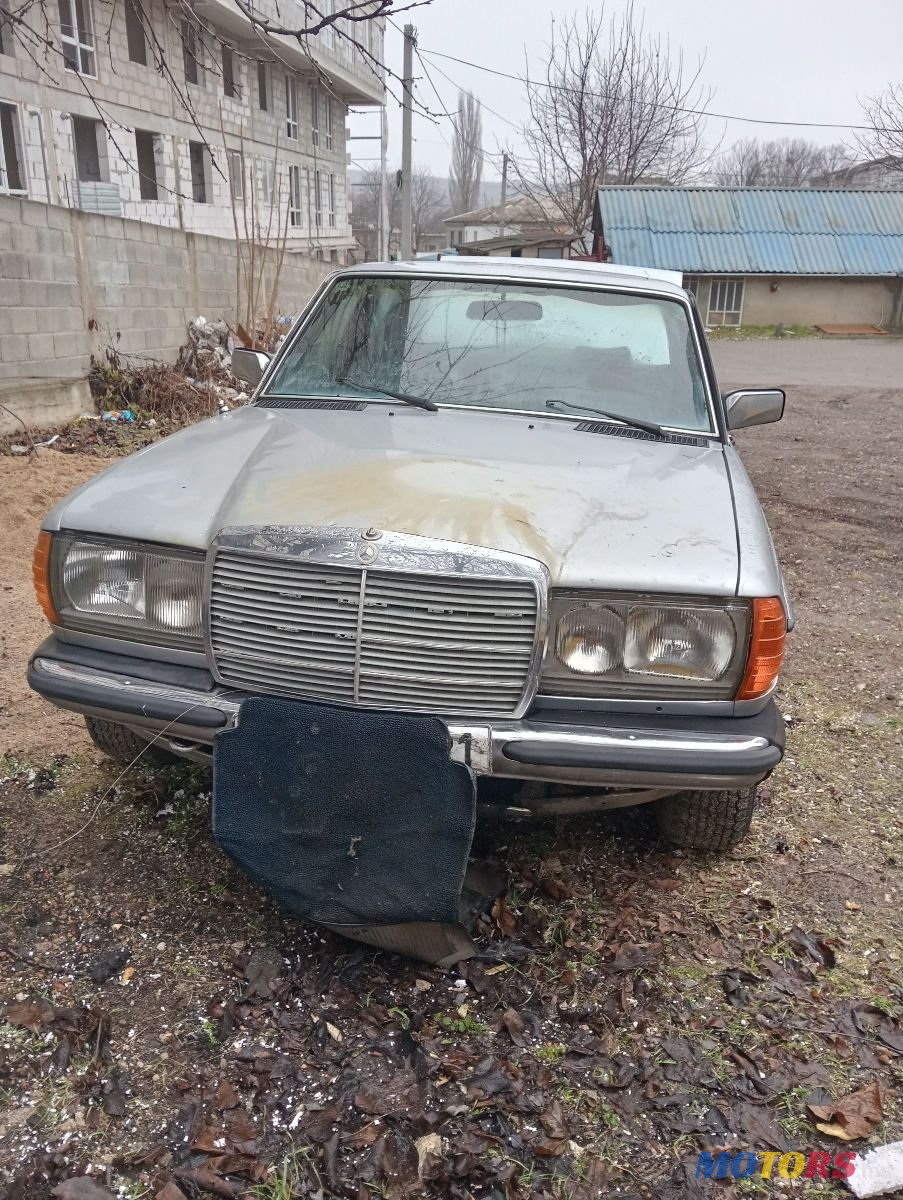 1981' Mercedes-Benz W123 photo #6