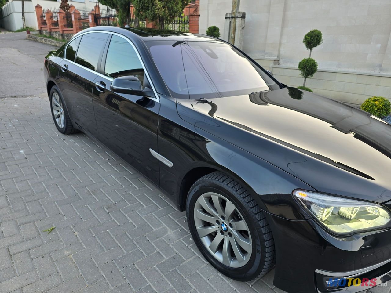 2013' BMW 7 Series photo #3