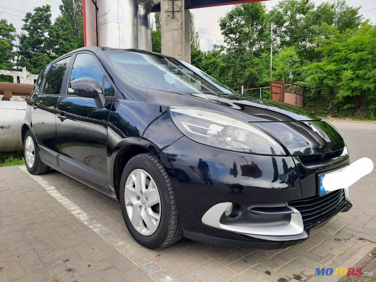 2012' Renault Scenic photo #3
