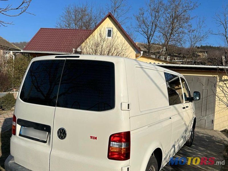 2007' Volkswagen Transporter photo #2