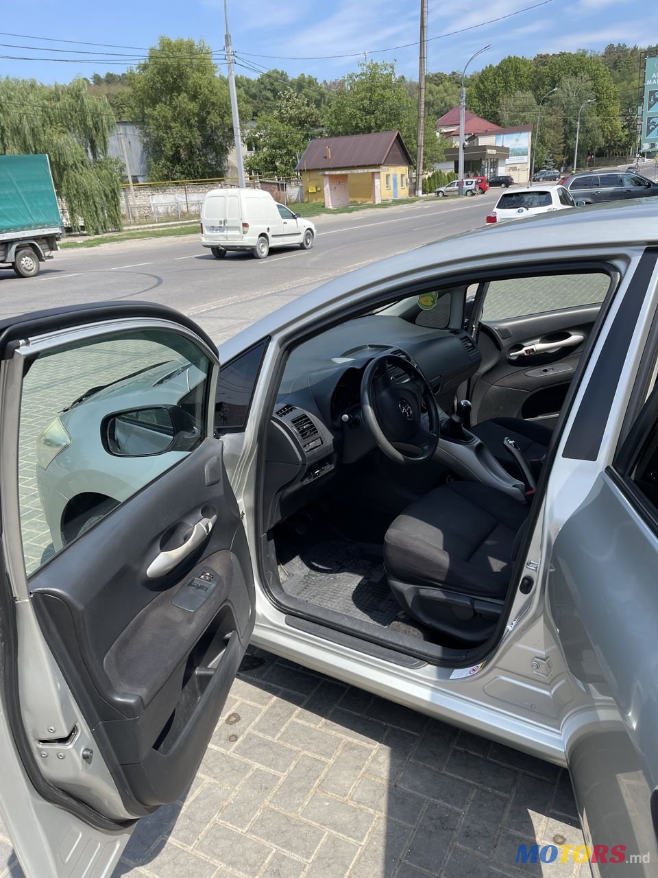 2007' Toyota Auris photo #6