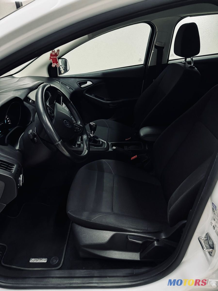 2017' Ford Focus photo #6